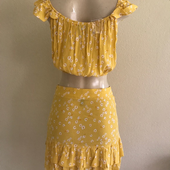 Yellow floral blouse and skirt set - Picture 2 of 4